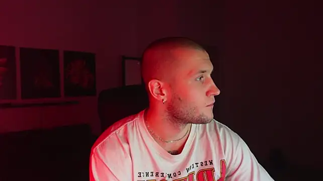 Igor_Wilde live XXX chat