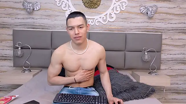Turjan_Sultan Live XXX Chat
