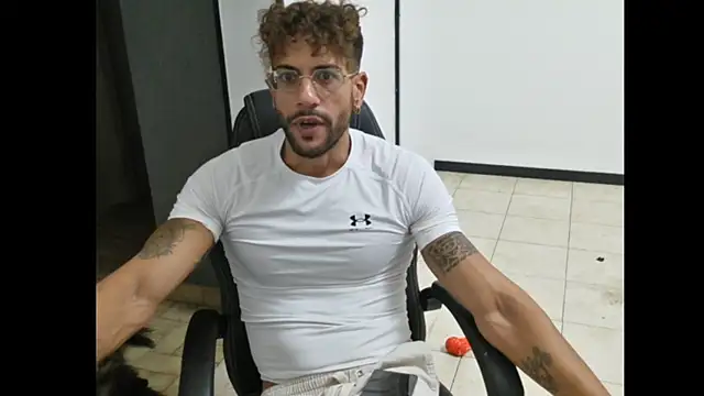 ItalianShadow live XXX chat