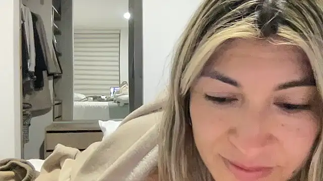 LunaBeya Chat XXX in diretta