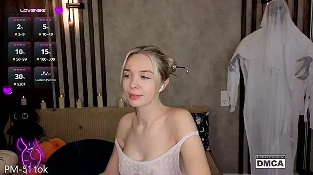 Holl1Would's Live XXX Chat