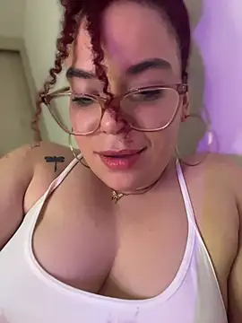 Leyah__ Chat XXX in diretta
