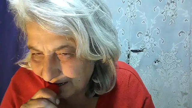 ExquisiteMature's Live XXX Chat