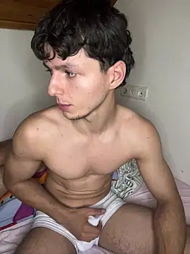 crazyboyy3 – Live XXX-chat