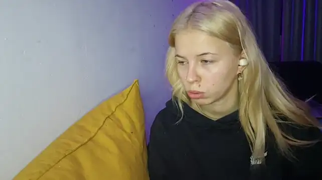Chat +18 de ErnestineBagge ao vivo