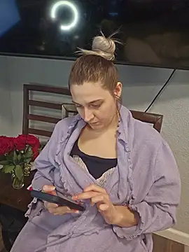 ScarletsWeb live XXX chat