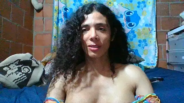 Nadia_Monroe 现场XXX聊天
