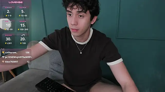 Milan_saint Chat XXX live