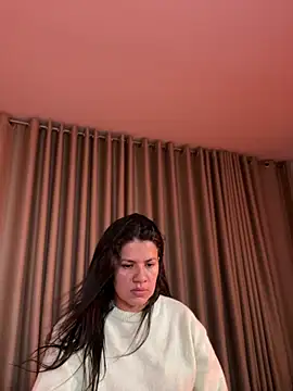 Aliinak live XXX chat