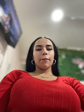 Naatalia Adlı Modelin Canlı XXX Sohbeti