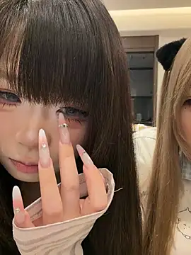 yyydgdaのライブXXXチャット