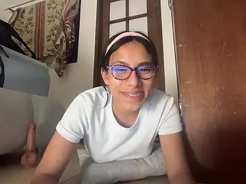 Isabel_stone3 élő XXX-chatje
