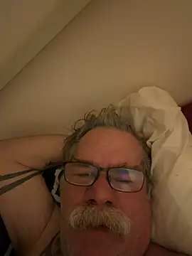 XXX chat uživo modela Caesar_Baxter