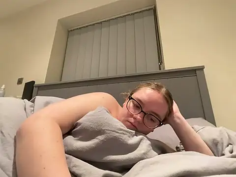 honeyyy24's Live XXX Chat