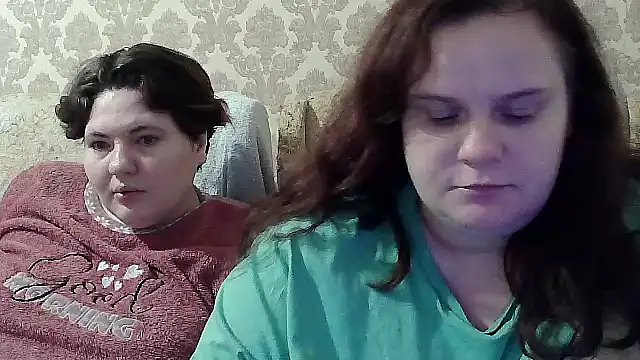 צ'אט XXX בשידור חי של EmmaXKristall
