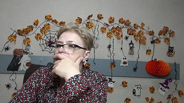 EmiliaGree Chat XXX live