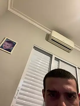 Chat +18 de Ivis1999 ao vivo
