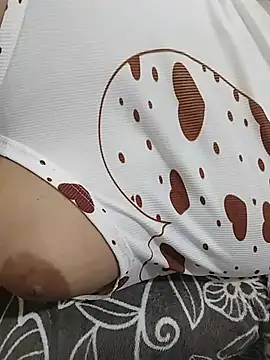 Sirine_sirine's Webcam Show