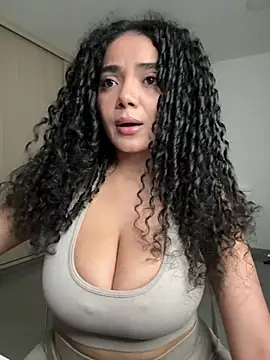 Curlyierrn Live XXX chat