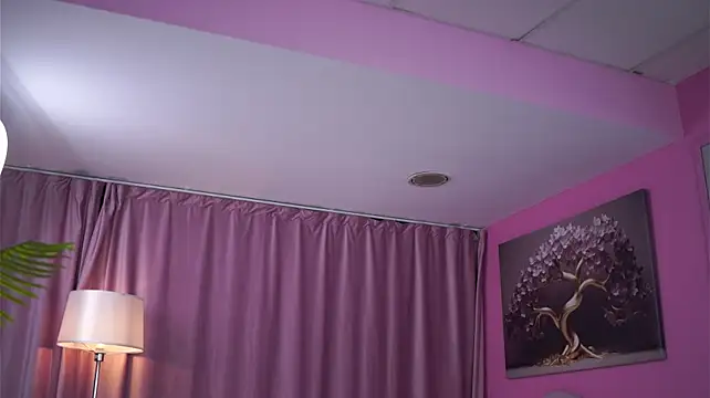 LaraBrynn 现场XXX聊天