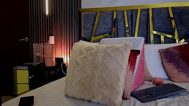 دردشة ScarletTorres الجنسية المباشرة
