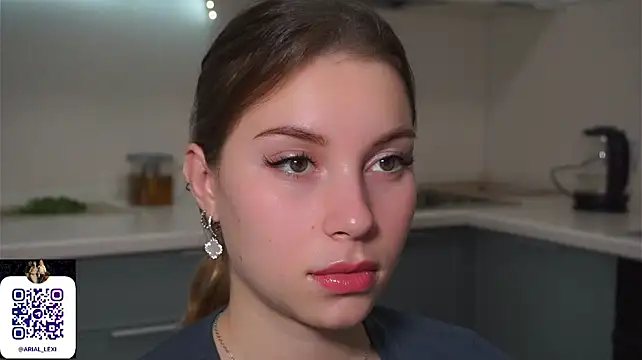 Sairallyn live XXX chat