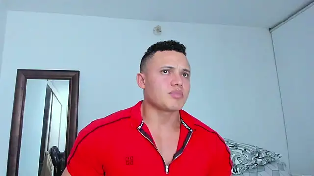 צ'אט XXX בשידור חי של KingLevi01