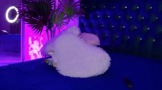 GoldenBombshell Live XXX Chat
