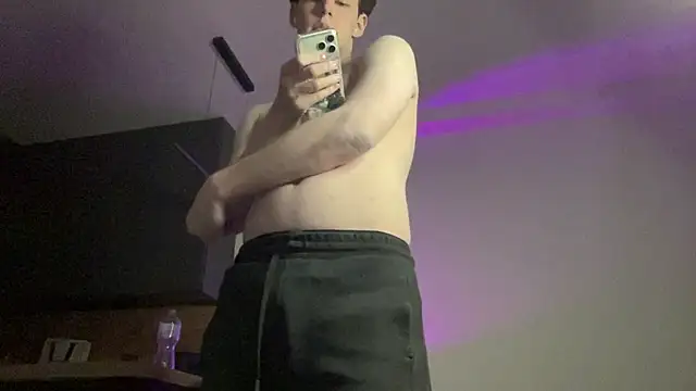 XXX chat uživo modela Hot_Adam_