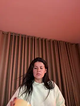Aliinak 라이브 XXX 채팅