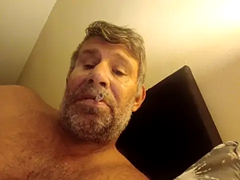 stud2512 Live XXX Chat