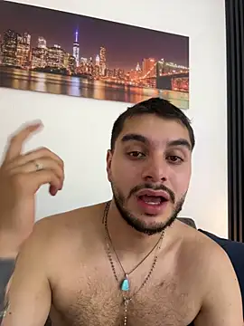 AmadeoWild's Live XXX Chat