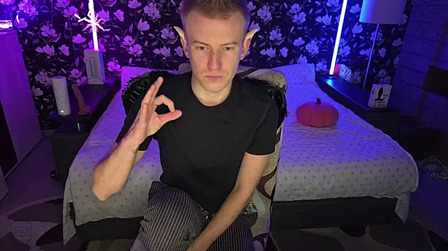 Vuitton Chat XXX live