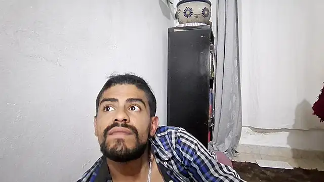 Chat +18 de JBond007BBC ao vivo