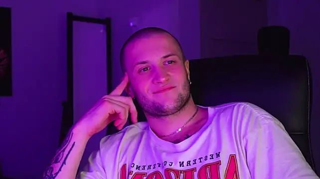 Igor_Wilde live XXX chat
