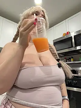 Cutiepiespanks' Live XXX Chat