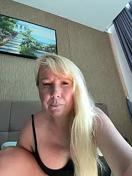 Czat XXX na żywo – EmmaInLove23