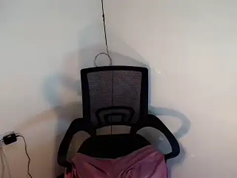 urkai_sluttxxx Chat XXX live