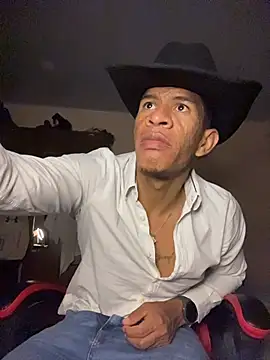Felipe-ReyesF4 Live XXX-chat