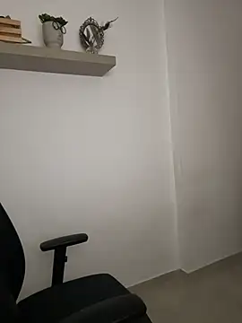 AVRAKEHDABRA Adlı Modelin Canlı XXX Sohbeti