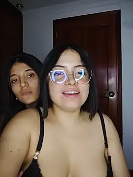 Chat +18 de Cherryx_Cream ao vivo
