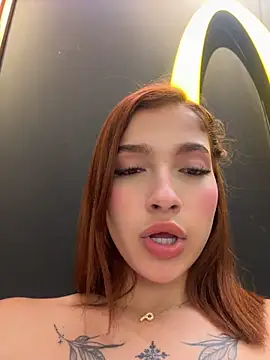 sophie_valencia Show in webcam