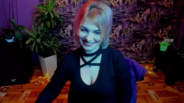 CuttieEmma Adlı Modelin Canlı XXX Sohbeti
