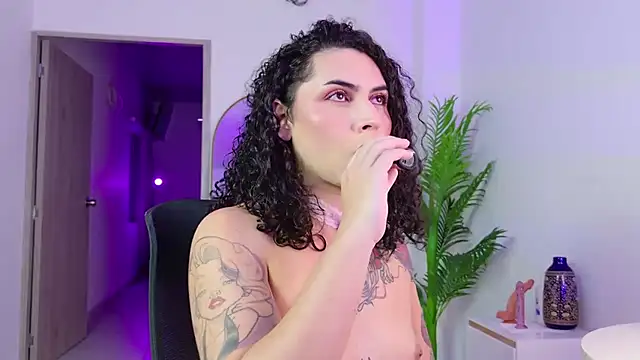 Živý XXX chat LadyMonroe_