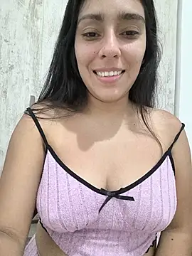 kiara_bloom8 即時 XXX 聊天
