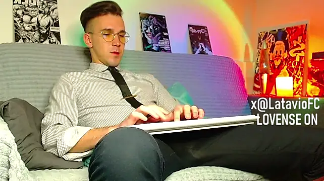 Midnighter_ live XXX chat