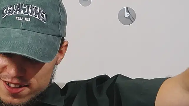 Czat XXX na żywo – Avgust__