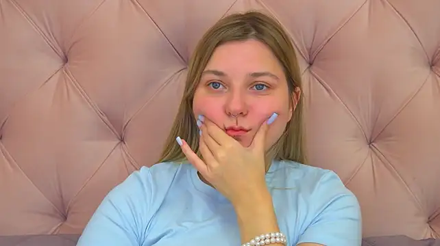 TinnaBurton Chat XXX live