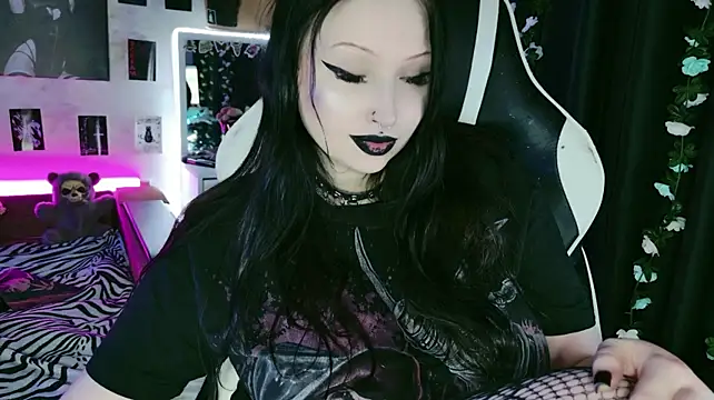 Kitty_goth Adlı Modelin Canlı XXX Sohbeti