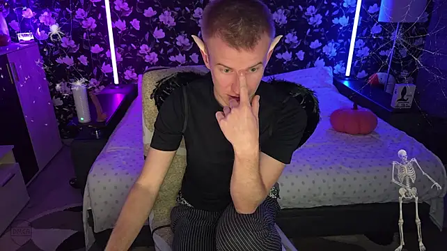 Vuitton Adlı Modelin Canlı XXX Sohbeti